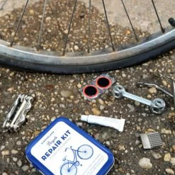 Kit De Réparation Vélo Du Cycliste - Kikkerland