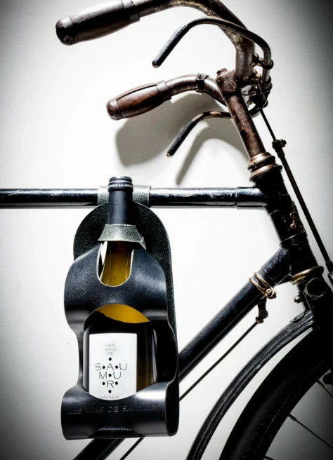 Porte-bouteille Vélo De Vin En Cuir - La Bouclée 4 Porte-bouteille Vélo De Vin En Cuir - La Bouclée – Image 4